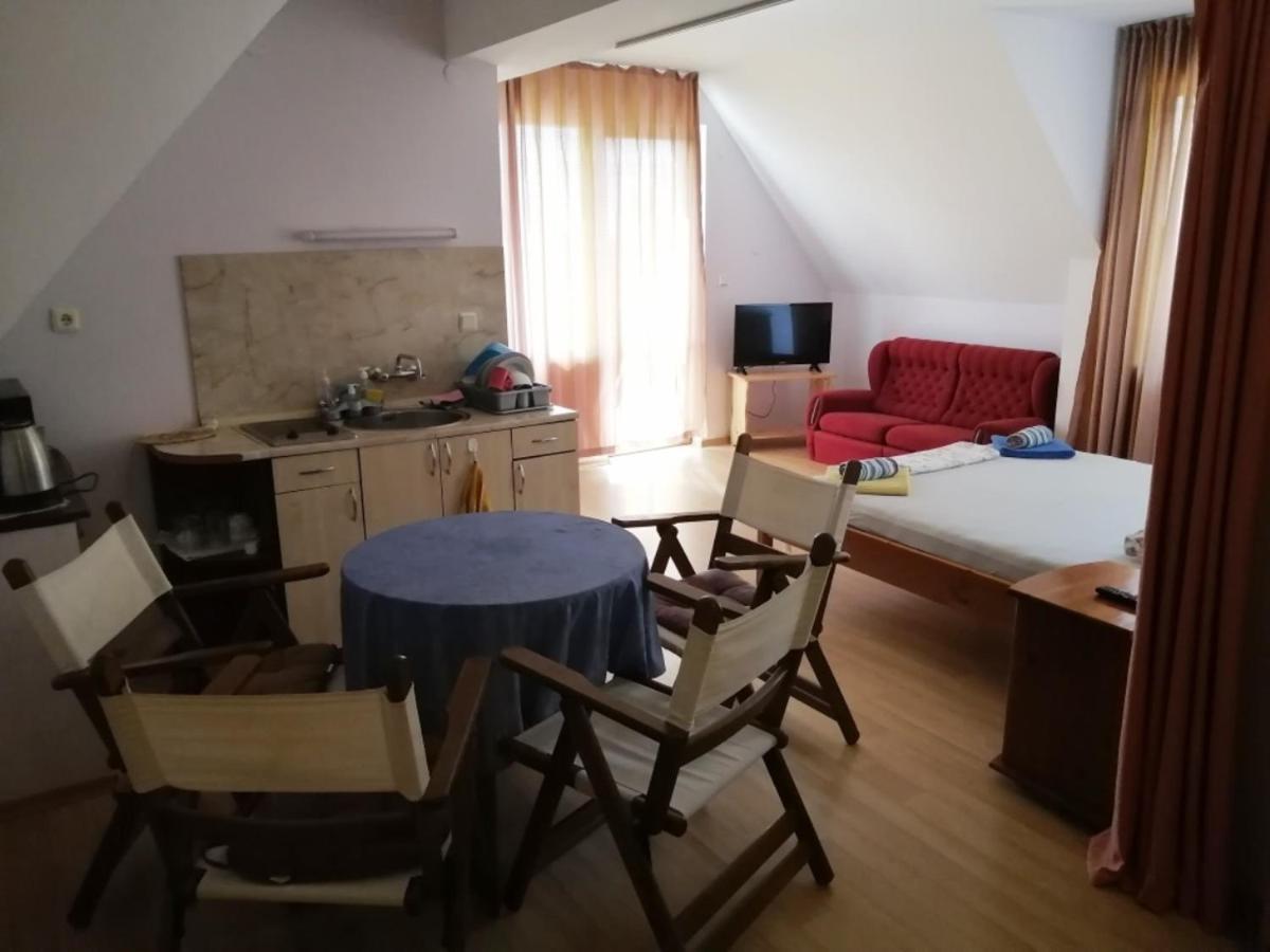 Guest House "Zora - Sarafovo" Burgas City Eksteriør billede